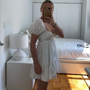 WHITE AMANDA UPRICHARD DRESS 🤍🫶🏼